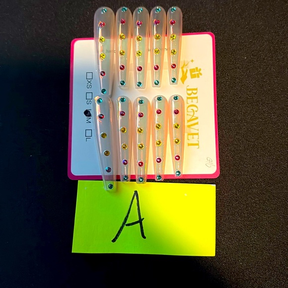 LADIES PRESS-ON NAILS - Picture 1 of 5